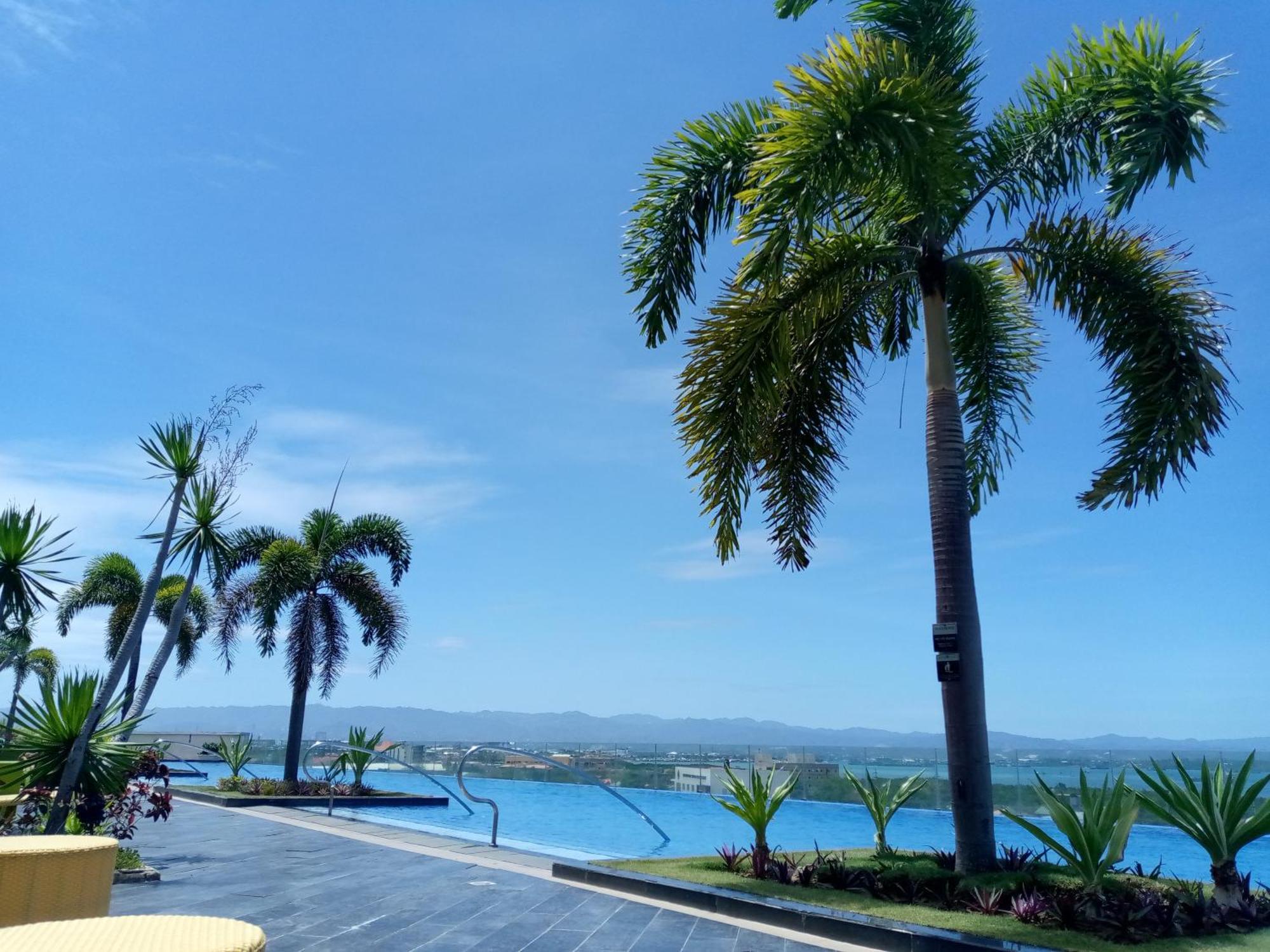 Mactan Newtown 8 Boulevard Deluxe Punta Engaño Екстериор снимка
