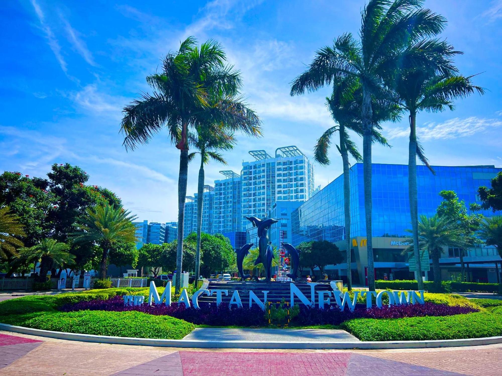 Mactan Newtown 8 Boulevard Deluxe Punta Engaño Екстериор снимка