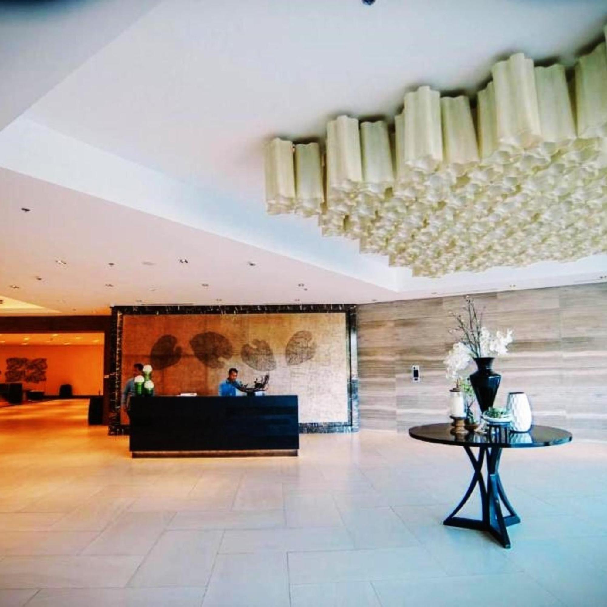 Mactan Newtown 8 Boulevard Deluxe Punta Engaño Екстериор снимка